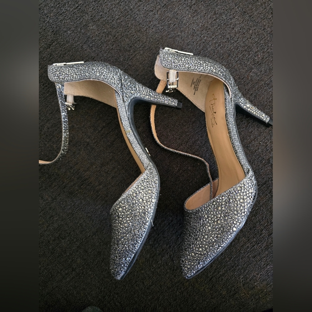 Thalia Sodi Silver Heels with Ankle Straps - Picture 2 of 10